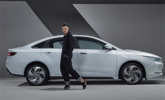 geely-ge11-side.png