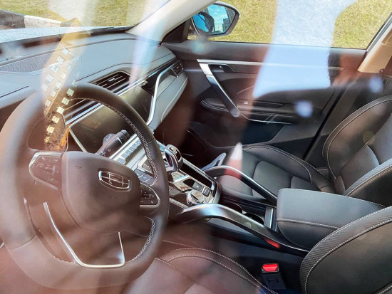 geely-atlas-pro-view-moscow-03.jpg